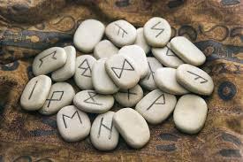¿Has podido soñar con runas y todavía no sabes qué simbolizan?