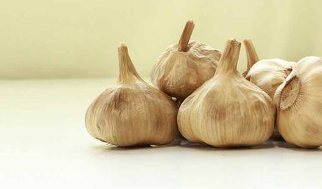 7 beneficios del ajo negro para la salud