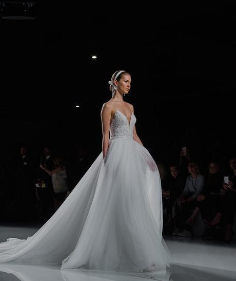 Desfile Rosa Clará Colección 2018 www.bodasdecuento.com