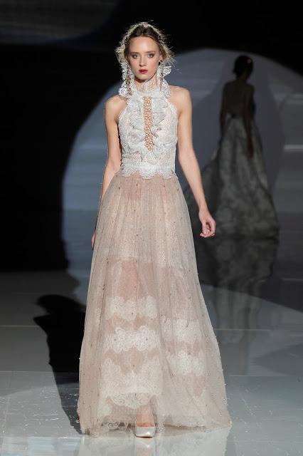 Metrópolis es la colección de novias 2018 de Jesús Peiró pensada para la mujer urbana y que quiere estar a la última