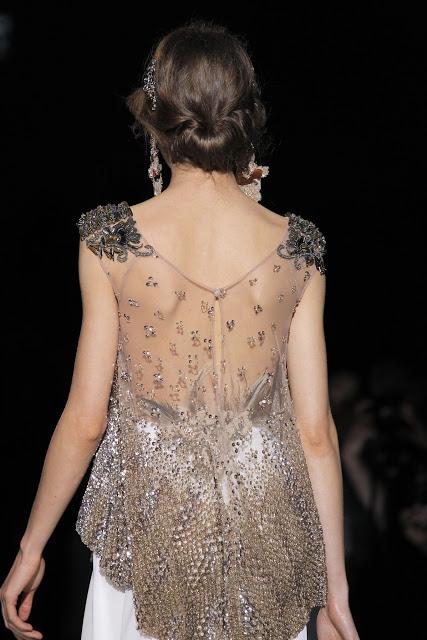 Metrópolis es la colección de novias 2018 de Jesús Peiró pensada para la mujer urbana y que quiere estar a la última