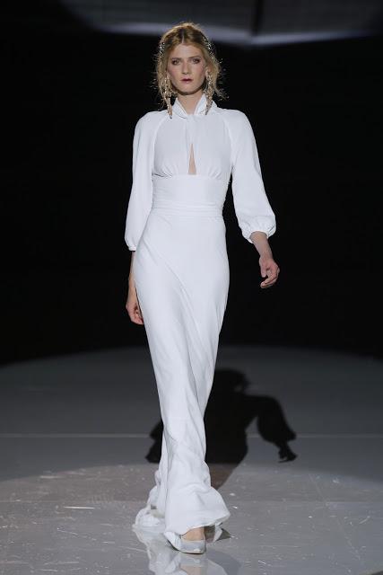 Metrópolis es la colección de novias 2018 de Jesús Peiró pensada para la mujer urbana y que quiere estar a la última