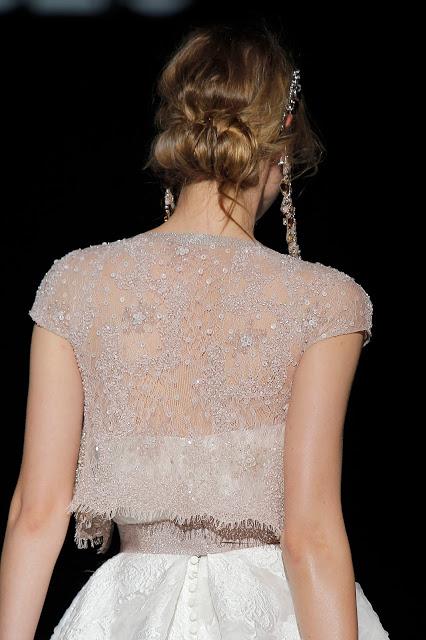 Metrópolis es la colección de novias 2018 de Jesús Peiró pensada para la mujer urbana y que quiere estar a la última