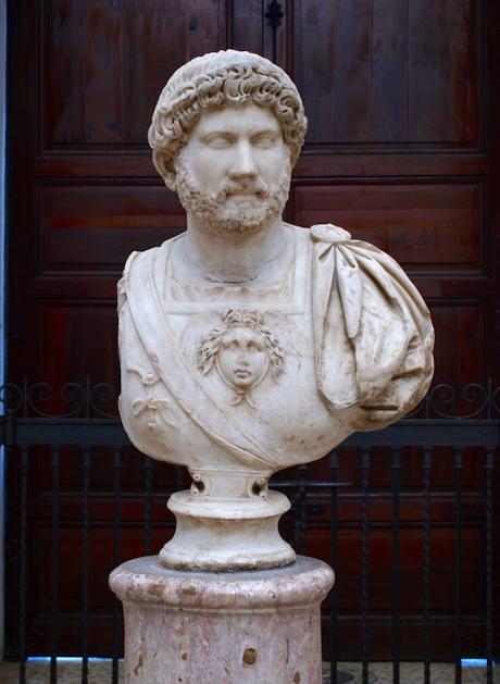 El busto del Emperador Adriano.
