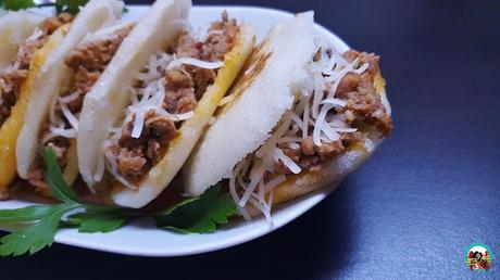 Arepas rellenas de cochino canario