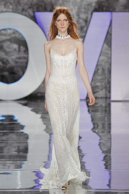 La Colección Boho Chic de YolanCris 2018 va dirigida a novias millenials atrevidas y provocativas sin dejar de ser elegantes