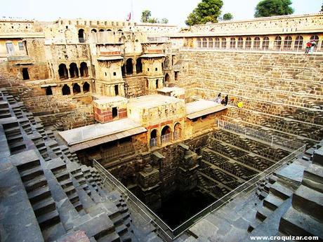 Misticismo y funcionalidad – Aljibe escalonado de Chand Baori