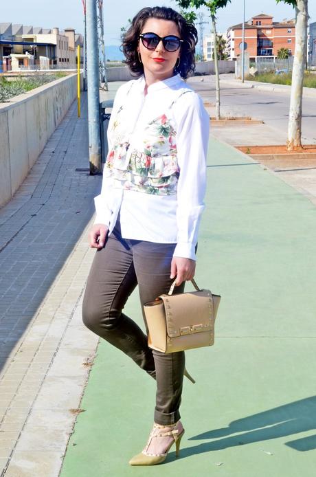 Superposición: Top sobre camisa