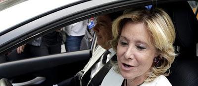 Aguirre, acorralada por la corrupción del PP de Madrid, mintió y echó el telón.