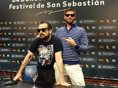 Nacho Vigalondo (Director) y Austin Stowell (Joel) - Rueda de prensa de Colossal