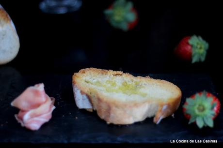 Tosta de Bonito del Norte, Fresa y Jamón