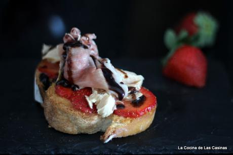 Tosta de Bonito del Norte, Fresa y Jamón