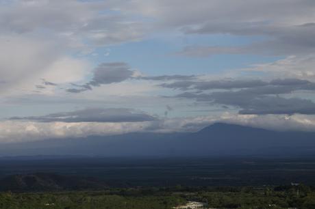 Neiba,en el rejuego de sus encantos con el acento que deja la lluvia.
