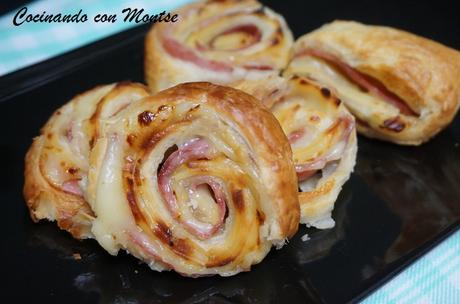 Rollitos de hojaldre de jamón y queso