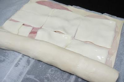Rollitos de hojaldre de jamón y queso