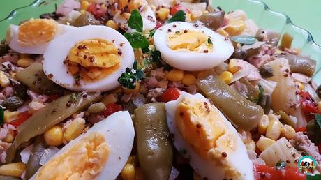 Ensalada de pasta y huevo