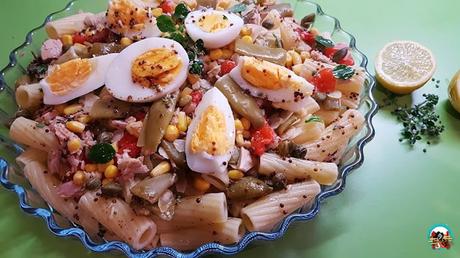 Ensalada de pasta y huevo