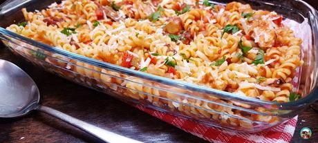 Ensalada de pasta y huevo