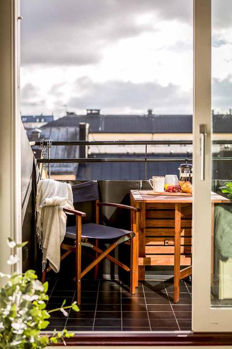 suelo de madera oscura estilo nórdico decoración interiores decoración atico blog decoración nórdica 