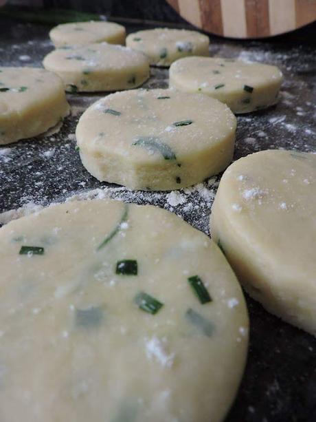 Scones (pogácsa) con cebollin y queso (sin levar y listos en 25 minutos)