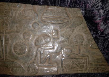 Descubren en Puebla, México, Piedras de Jade con grabados «extraterrestres»