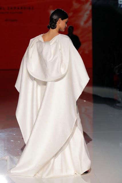 Isabel Zapardiez nos invitar a viajar a un Japón lleno de emociones con su nueva colección para novias 2018