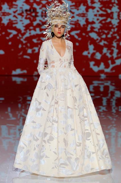 Isabel Zapardiez nos invitar a viajar a un Japón lleno de emociones con su nueva colección para novias 2018