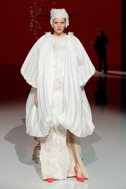 Isabel Zapardiez nos invitar a viajar a un Japón lleno de emociones con su nueva colección para novias 2018