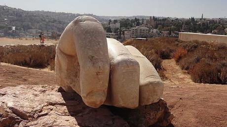 La colosal Mano de Hércules: Antiguo vestigio de un misterioso templo romano