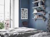 Dormitorio nórdico azul balcón