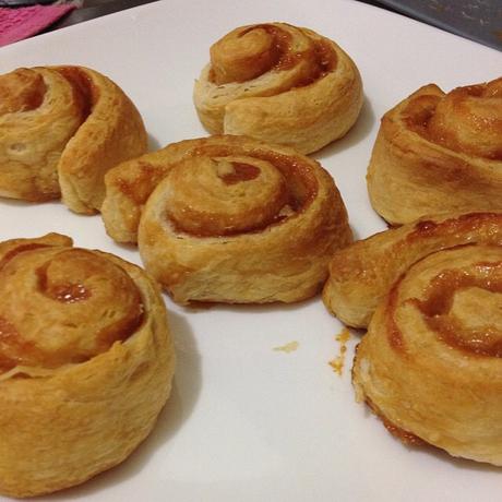 Mini hojaldres rellenos de arequipe