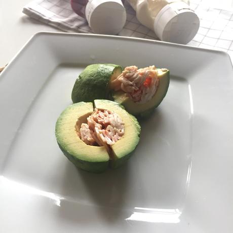 Recetas fáciles: Hamburguesa de aguacate rellena de cangrejo