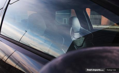 VW Golf GTI Mk7 Stance. Con aire en la suspensión también se puede correr.