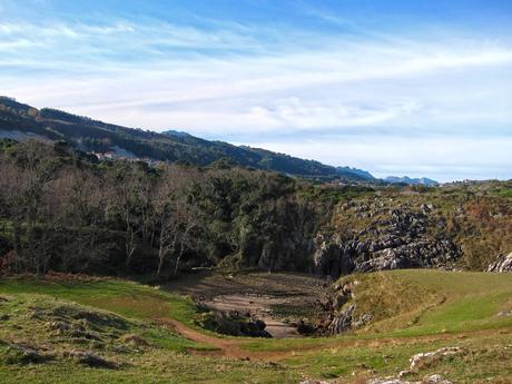 De Buelna a Pimiango (Senda costera por Cobijeru , El Pindal y Monasterio de Tina)