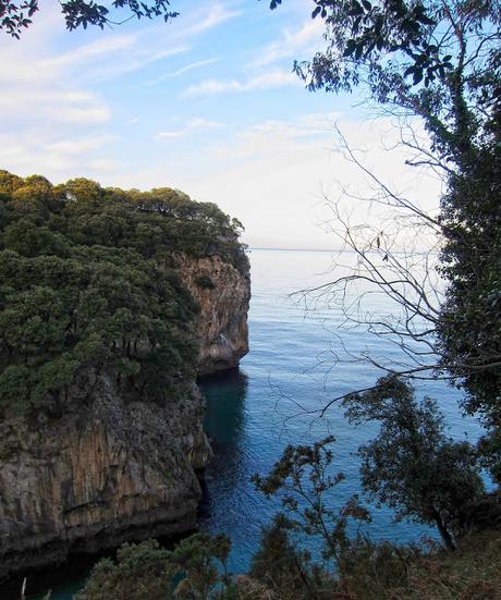 De Buelna a Pimiango (Senda costera por Cobijeru , El Pindal y Monasterio de Tina)