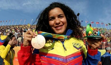 Medallista olímpica Stefany Hernández se pronunció sobre la crisis del país