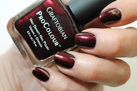 ESMALTES DE UÑAS GRAFTOBIAN | opinión y review graftobian velvet lounge swatch