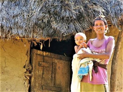 Etiopía. Madre e hijo.