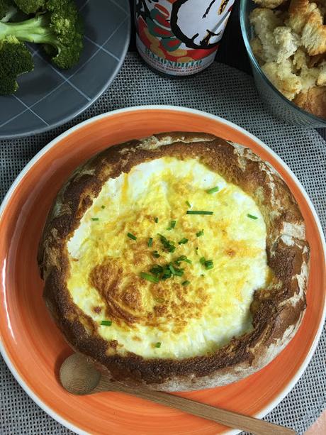 Crema De Queso En Hogaza De Pan De Ajo