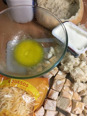 Crema De Queso En Hogaza De Pan De Ajo