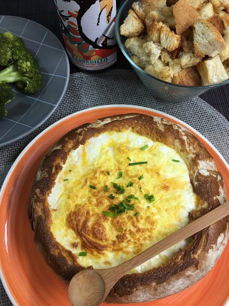 Crema De Queso En Hogaza De Pan De Ajo