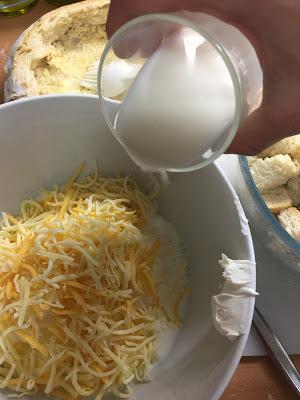 Crema De Queso En Hogaza De Pan De Ajo