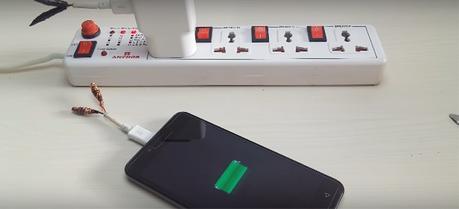 Por qué no deberías intentar hacer un cargador inhalámbrico casero