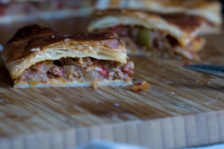 EMPANADA DE CARNE- DE HOJALDRE