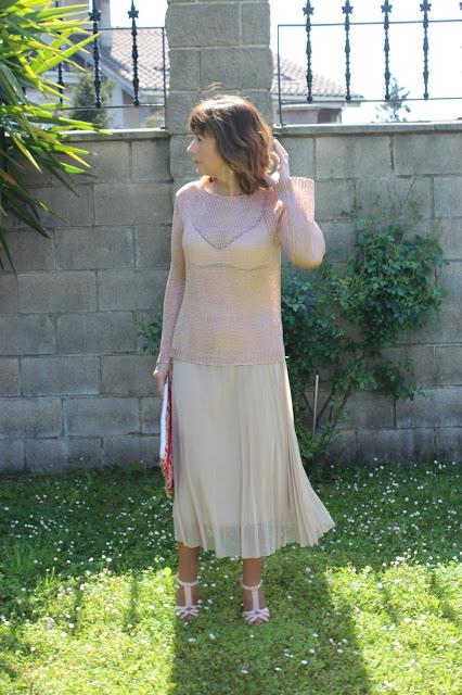 MIS LOOKS - FALDA PLISADA CON TRANSPARENCIAS