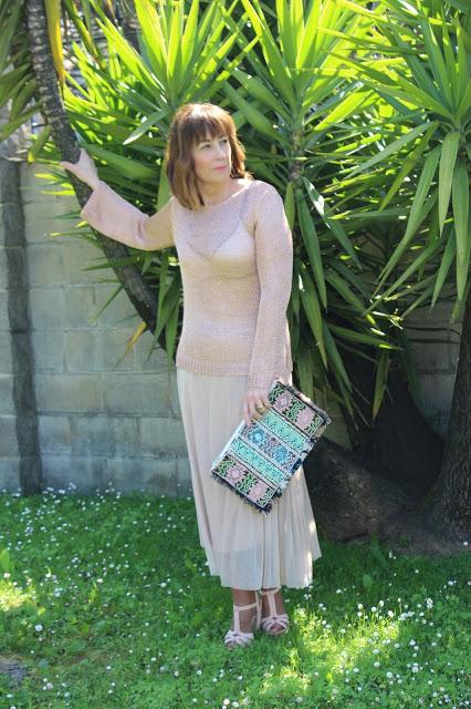 MIS LOOKS - FALDA PLISADA CON TRANSPARENCIAS