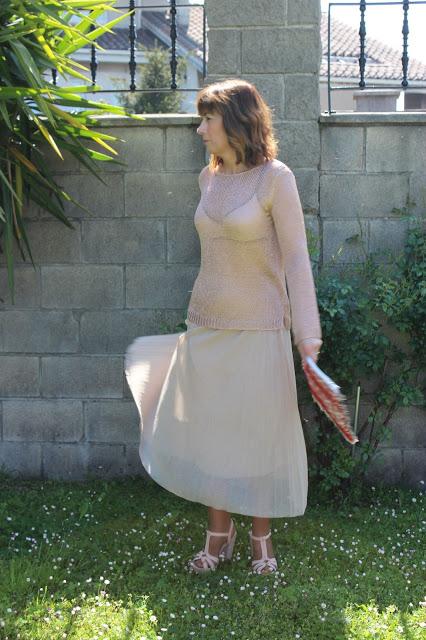 MIS LOOKS - FALDA PLISADA CON TRANSPARENCIAS