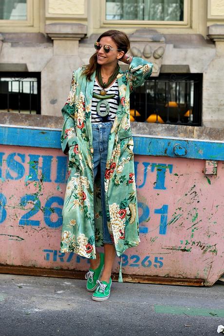 kimono verde y vans