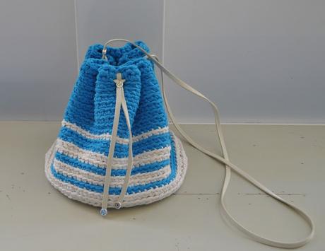 BOLSO BOMBONERA DE GANCHILLO