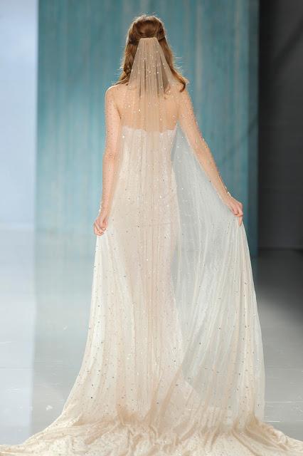 Galia Lahav con su colección Victorian Affinity consigue la máxima expresión del lujo en vestidos de novia visto en la Barcelona Bridal Week